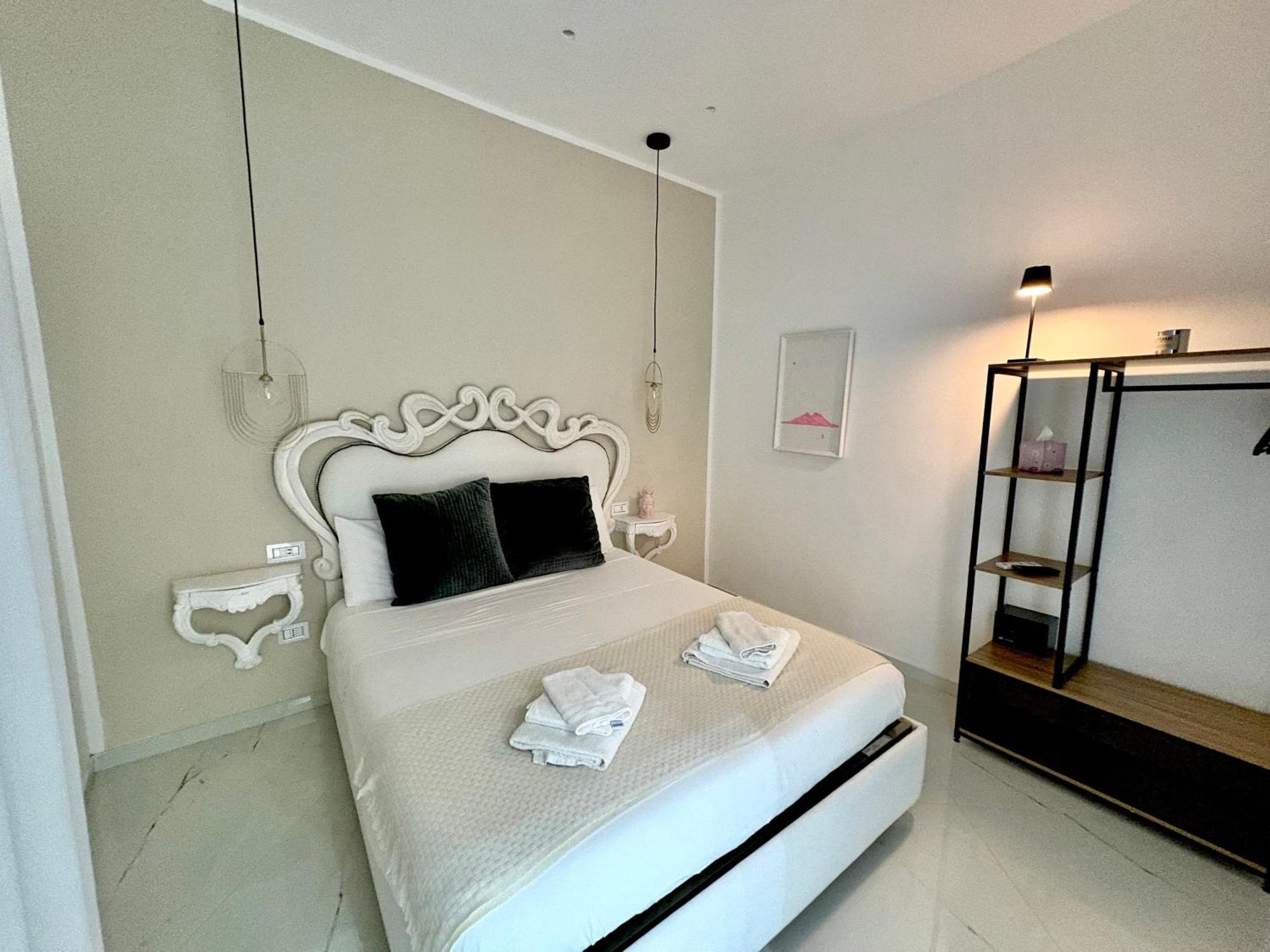 Pe Vic E Vicariell Apartment Naples Exterior photo